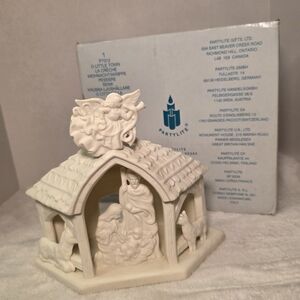 PartyLite‎ Bisque Porcelain 7312 "O Little Town" Tealight Candle Holder Nativity